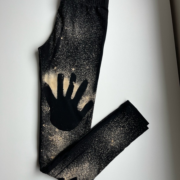 NWOT - Black Patterned Leggings - Picture 6 of 7